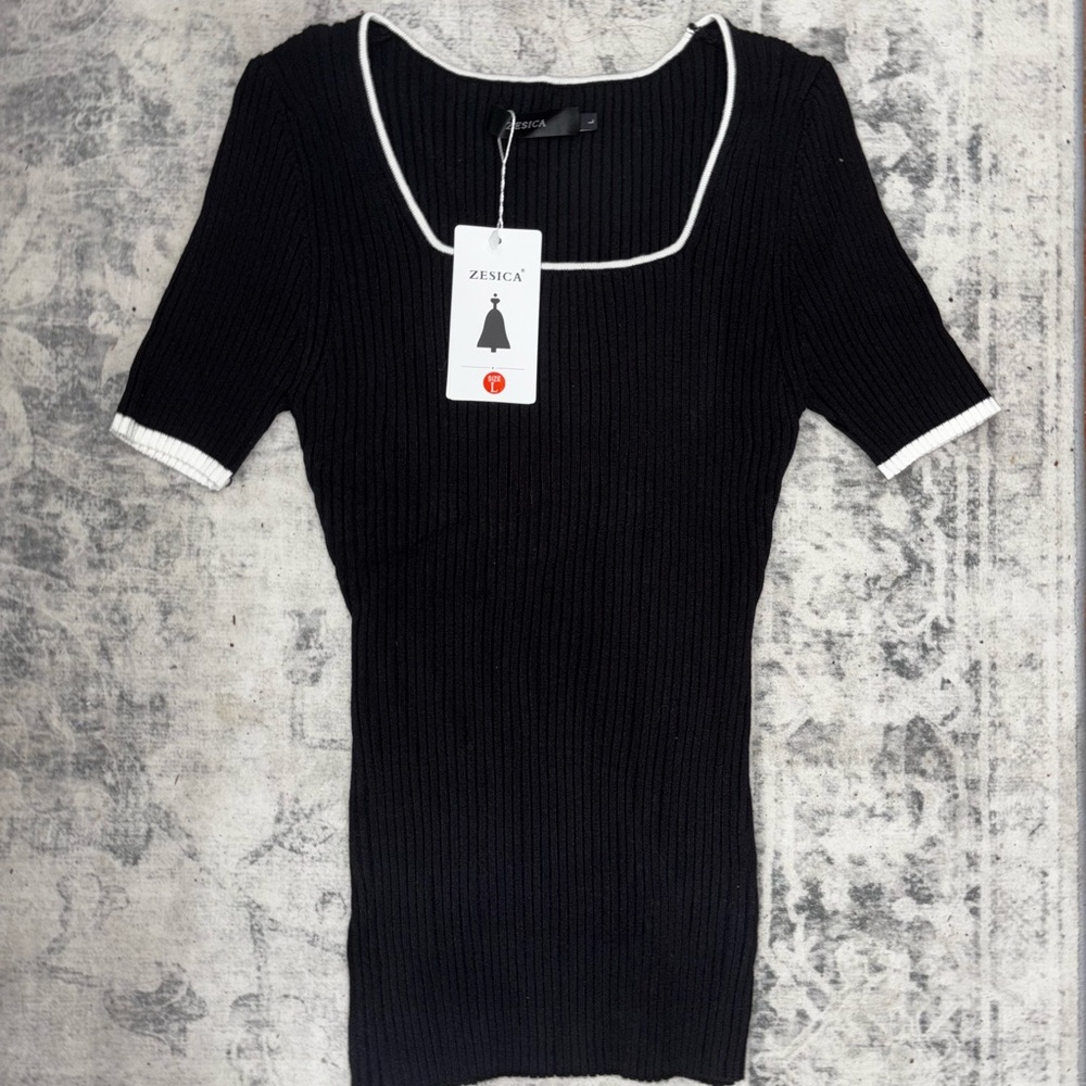 Zesica Black Ribbed Women's Blouse with White Trim